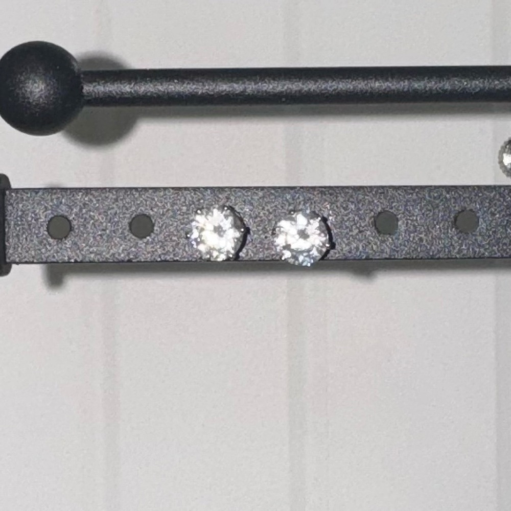 EUC 0.3in Silver Diamond Earrings